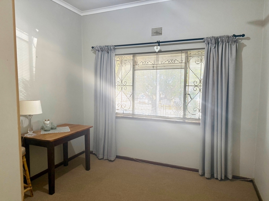 4 Bedroom Property for Sale in Amandelrug Western Cape